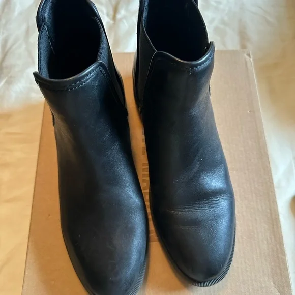 Steve Madden Dares black booties - Picture 4 of 6